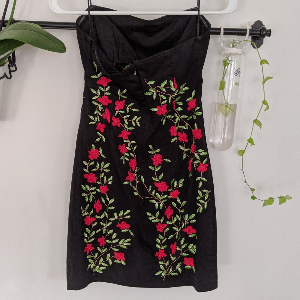 GUESS Vine Roses Dress - Picture 4 of 9